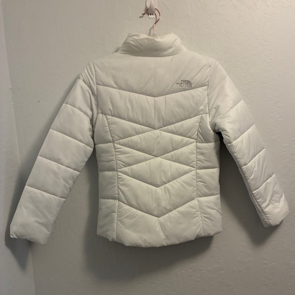 The North Face Girls White Puffer Jacket - Picture 5 of 7